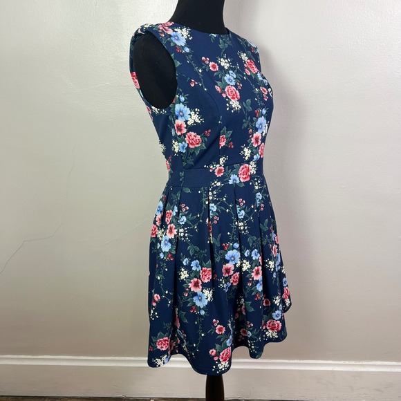 Emerald Sundae Floral Print Dress Open Back Fit & Flare Party Dress M - Picture 4 of 7